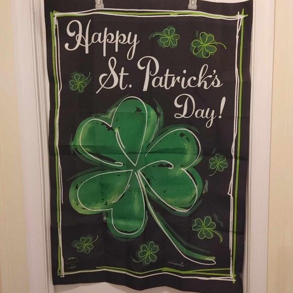 Briarwood Lane Shamrock St. Patrick's Day House Flag Garden Clovers 28 x 40 EUC - Picture 1 of 5